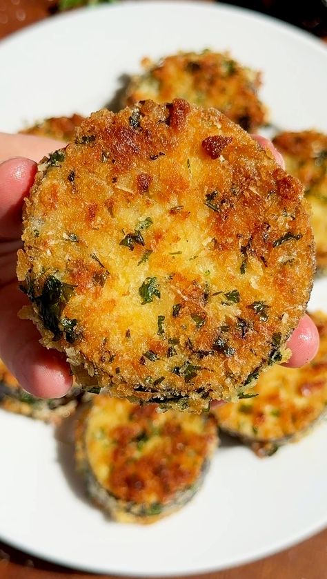 Crispy Breaded Eggplant Food Recipe Healthy, Breaded Eggplant, Eggplant Recipes Easy, Healthy Food Ideas, Eggplant Dishes, Healthy Food Dishes, Eggplant Recipes, Recipe Healthy, Food Videos Cooking