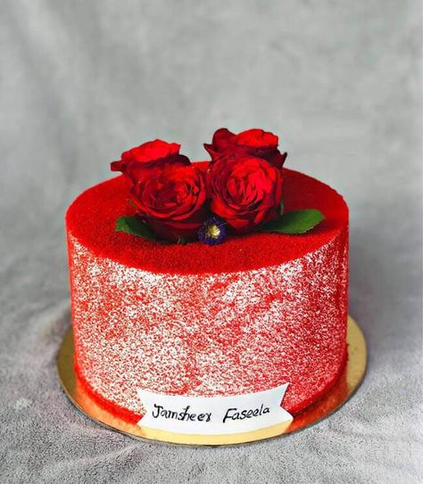 40 Red Velvet Cake Design (Cake Idea) - January 2020 Red Velvet Birthday Cake Ideas, Red Velvet Cake Design Birthdays, Velvet Cake Design, Red Velvet Cake Design, Velvet Birthday Cake, Red Velvet Birthday, Red Velvet Birthday Cake, Cake Design For Men, Different Types Of Cakes