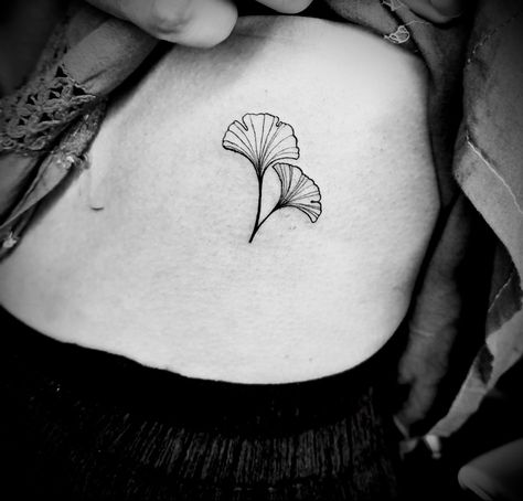 Fine Line Gingko Tattoo, Ginko Leaf Tattoo Minimalist, Ginko Leaves Tattoos, Gingko Leaves Tattoo, Impulse Tattoo, Ginko Leaf Tattoos, Tattoo Trio, Ginkgo Tattoo, Ginkgo Leaf Tattoo