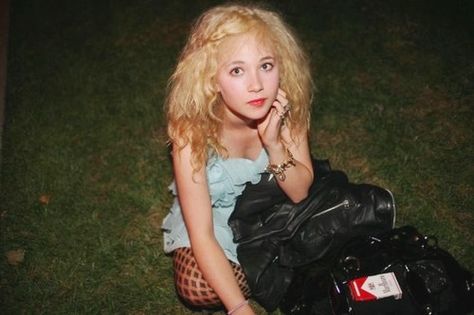 Juno Temple Juno Temple, Manic Pixie Dream Girl, Indie Sleaze, Prom Hairstyles, Hipster Fashion, Woman Crush, Grunge Aesthetic, Party Girls, Juno