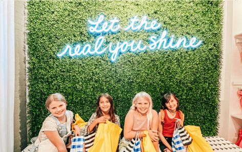 The Ultimate 10-Year-Old Girl's Birthday Party at the Mall - Jane Erica Shopping Birthday Party Ideas, Mall Madness Birthday Party, Mall Birthday Party, Mall Birthday, Birthday Party Venues, Girl Bday Party, At The Mall, Party Places, Bday Girl