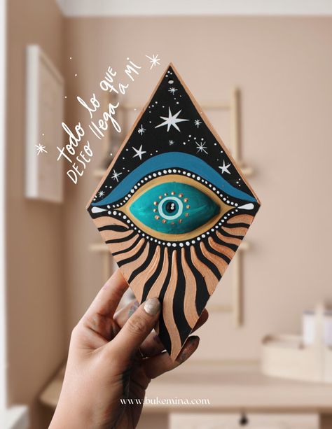 Diy Evil Eye Decor, Evil Eye Clay, Eclectic Paintings, Evil Eye Art, Eye Decor, Witchy Crafts, Keramik Design, Diy Crafts Room Decor, Ceramics Pottery Art