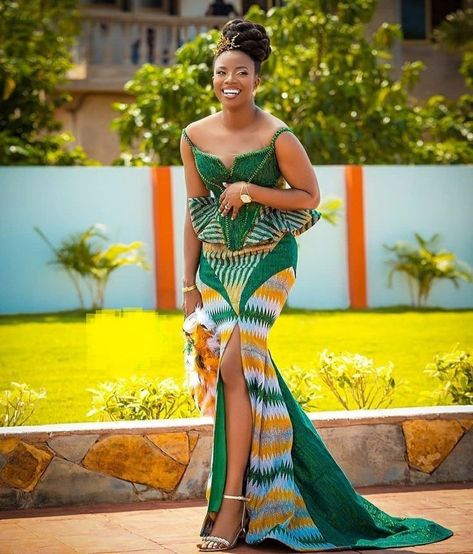 Kente Designs, African Bridal Dress, Kente Dress, African Fabric Dress, Traditional African Clothing, Long African Dresses, African Prom Dresses, African Dresses For Kids, Best African Dresses