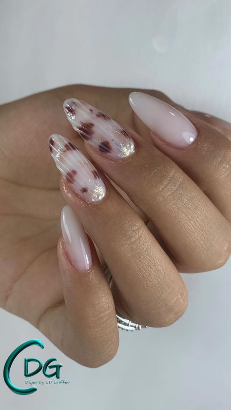 Enfin ce coquillage que j’avais tant envie de réaliser… 🐚 Dites-moi ce que vous en pensez ? #nails #coquillage #nailartcoquillage… | Instagram Art Simple, Beach Nails, July 28, Nails Art, Nail Colors, Manicure, Nail Art, Nails, Makeup