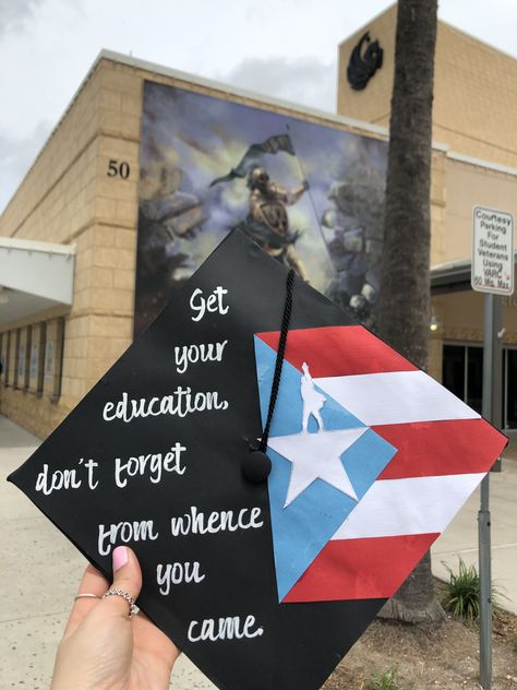 Cap Decoration Graduation Puerto Rico, Grad Cap Ideas Hamilton, Hamilton Graduation Cap, Design Graduation Cap, Caps Ideas, College Grad Cap Ideas, Graduation Cap Decoration Diy, Hamilton Jokes, High School Graduation Cap