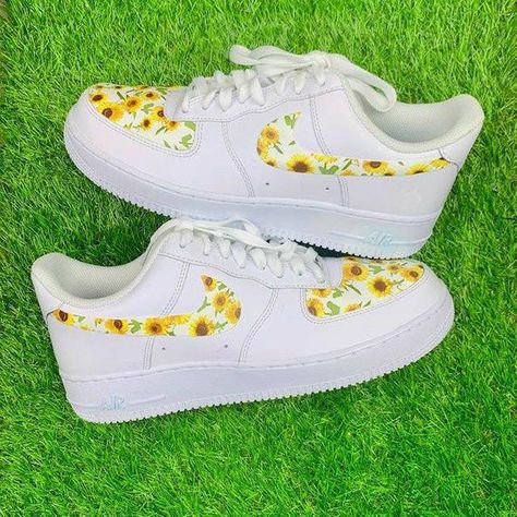 Gorgeous Custom Nike Sunflowers Air Force 1s. Beautiful Sunflowers on white leather Nike Air Force 1s! **Made to order, get your size today! Men, women, and youth sizes available. Message me with size and custom requests before placing order so I can confirm.  **Please allow 3-6 weeks depending on Air Force Shoes, Vintage Sunflower, Custom Shoes Diy, Nike Shoes Air Force, White Nike Shoes, Dr Shoes, Jordan Shoes Girls, Custom Nike Shoes, Personalized Shoes