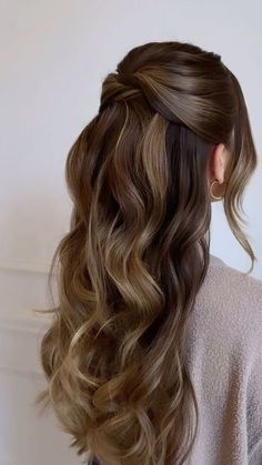 #HairColorIdeasForBrunettes #HairstylesForLongHair #HairColor #HairDyeIdeas #HairAccessories #HairAesthetic #HairArt #HairAndBeardStyles #HairAccessoriesForWomen #HairAffair #HairAccessoriesClips #HairBraids #HairBeauty #HairBraidDesigns #HairBow #HairBrush #HairBunTutorial Long Wavy Hairstyles For Wedding, Wedding Waves Hair, Soft Waves Wedding Hair, Unique Bridal Hairstyles, Waving Hair, Waves Hairstyle, Rambut Brunette, Night Hairstyles, Hair Patterns