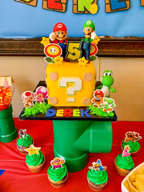 Super Mario Mystery Box Cake, Mario Mystery Block Cake, Super Mario Birthday Cake, Mario Birthday Cake, Cube Cake, Mario Cake, Birthday 5, Mario Birthday Party, Super Mario Birthday