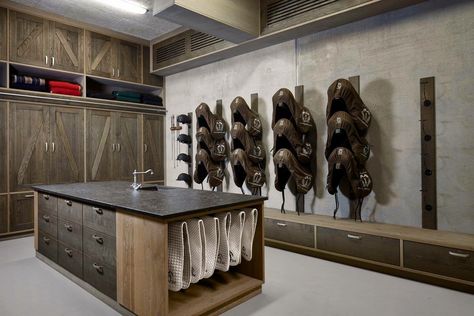 Modern tack room Modern Tack Room, Tackroom Ideas Equestrian, Tackroom Ideas, Tack Room Ideas, Tack Room Organization, Horse Tack Rooms, Barn Cat, Tack Rooms, Horse Room