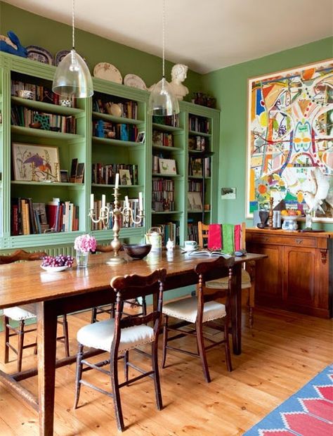 Green Dining Room, Green Walls, Dining Room Inspiration, Kitchen Diner, Architectural Details, Breakfast Room, Dining Room Design, Room Table, Victorian Homes