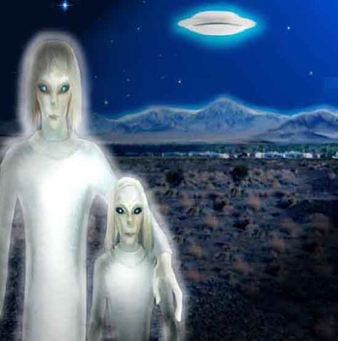 www.johnpirillo.com  http://www.crystalinks.com/mtshasta.html Latest Ufo Sightings, Latest Ufo, Grey Alien, Arte Alien, Space Aliens, Aliens And Ufos, Alien Races, Close Encounters, Ancient Mysteries