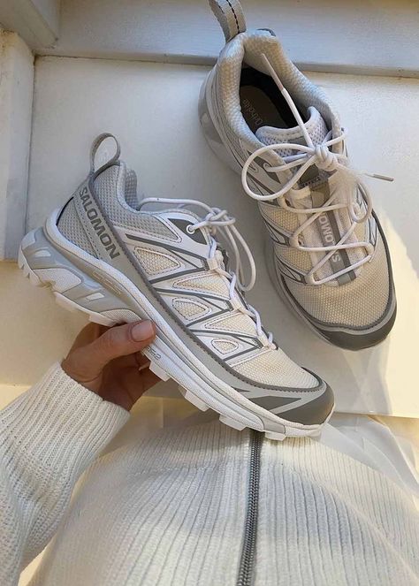 Fall Sneakers 2024, Salamon Shoes, Salomon Xt6 White, Salomon Xt6 Expanse, Salomon Shoes Outfit, Shoe Inspo Sneakers, Salomon Xt6 Outfit, Salomon Outfit, Salomon Shoe