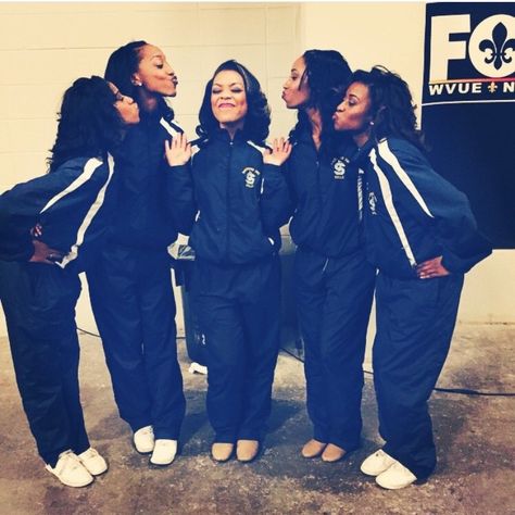 Step Team Uniforms, Hbcu Dancers, Majorette Dance Uniforms, Hbcu Life, Majorette Dance, Step Team, Baby Dancing, Black Cheerleaders, Marching Band Uniforms