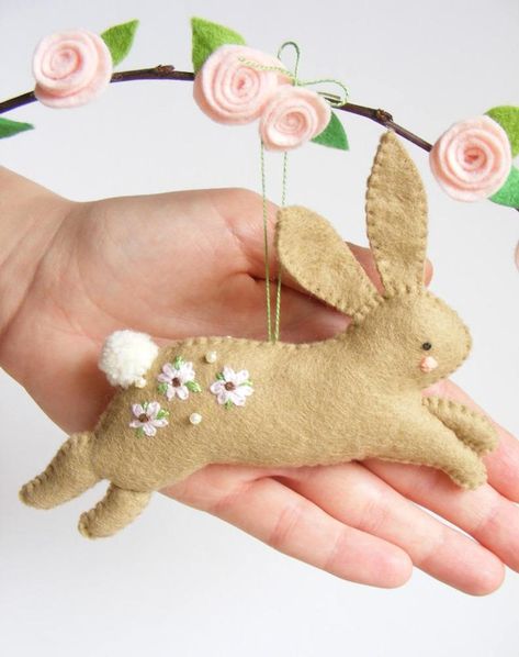 Felt PDF sewing pattern Hopping bunny Easter ornament | Etsy Hopping Bunny, Baby Mobil, Fabric Sewing Patterns, Felt Bunny, Digital Patterns, Easter Crafts Diy, Diy Hanging, Easy Sewing Patterns, Sewing Toys