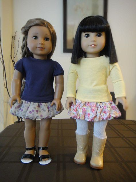 Looking for a free pattern for your daughter's american girl doll or 18 inch doll? Then you will definitely love this step by step tutorial on how to sew bubble skirt for dollies. American Girl Diy, American Girl Doll Diy, American Girl Patterns, American Girl Doll Crafts, American Girl Crafts, American Girl Doll Patterns, American Girl Doll Clothes Patterns, Dolls Clothes Diy, Diy Vetement