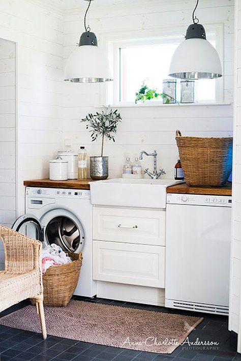 Small space great layout laundry room Tiny Laundry Rooms, Laundry Room Inspiration, Small Laundry Rooms, Small Laundry Room, Small Laundry, Laundry Room Storage, Laundry Mud Room, Laundry Room Organization, Laundry Room Design