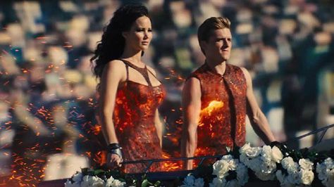 Peeta And Katniss, Hunger Games Costume, Hunger Games Wallpaper, Hunger Games Fashion, Finnick Odair, Keith Kogane, Katniss And Peeta, Hunger Games 3, Hunger Games Series