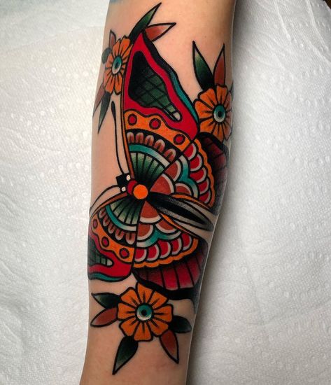 Heart Tat, Uv Tattoo, Rainbow Tattoos, Traditional Tattoo Inspiration, American Tattoos, Traditional Tattoo Art, American Traditional Tattoo, Feminine Tattoos, American Traditional