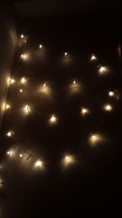 Lights Astethic, Fairy Light Room, Fairy Light Bedroom, Fairy Lights Aesthetic, Fairy Lights On Wall, Hypnobirthing Affirmations, Wood Walls Bedroom, Fairy Lights Room, Light Movie