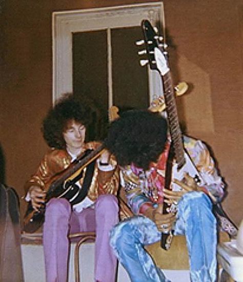 1967 Fashion, Mitch Mitchell, Noel Redding, France October, Peace Love Music, Jimi Hendrix Experience, Football Cheerleaders, Instagram Paris, Love Music