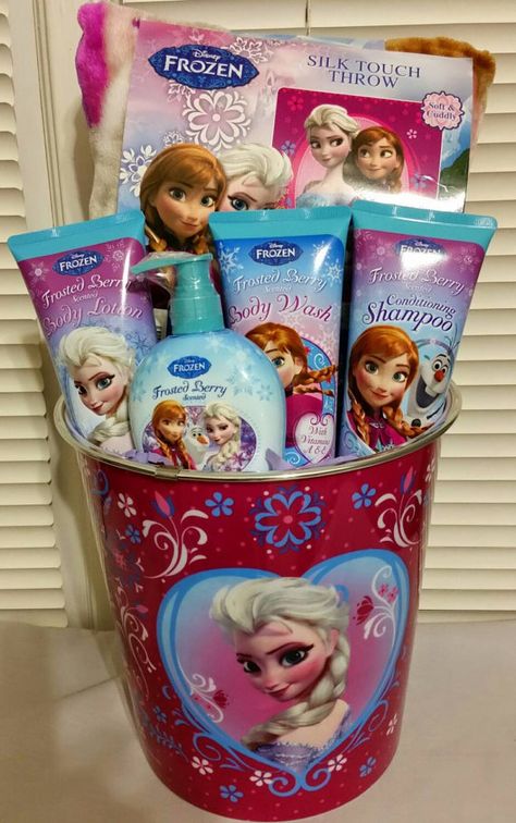 Check out this item in my Etsy shop https://www.etsy.com/listing/210624835/disney-frozen-gift-basket Theme Basket, Disney Frozen Gift, Basket Raffle, Fundraiser Baskets, Frozen Gifts, Raffle Ideas, Theme Baskets, Target Top, Wine Basket