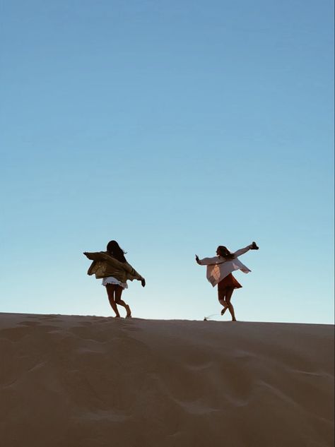 Sand Dunes Outfit Summer, Great Sand Dunes Photoshoot, Sand Dunes Photography, Sand Dune Aesthetic, Sand Dunes Pictures, Dunes Pictures, Sand Dunes Aesthetic, Dunes Aesthetic, Sand Dune Photoshoot