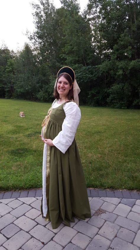 Medieval Overdress | The Lady Beekeeper  DIY Medieval Overdress (Maternity friendly) Medieval Overdress, Pregnant Cosplay, Medival Outfits Women, Birth Outfit, Drone Bee, Theatrical Costumes, Beekeeping For Beginners, Bee Farm, Bee Keeper