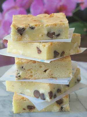 White Chocolate Brownies, White Chocolate Recipes, Yummy Sweets, Eat Dessert, Chocolate Brownies, Decadent Desserts, Brownie Recipes, Sweets Treats, Dessert Bars