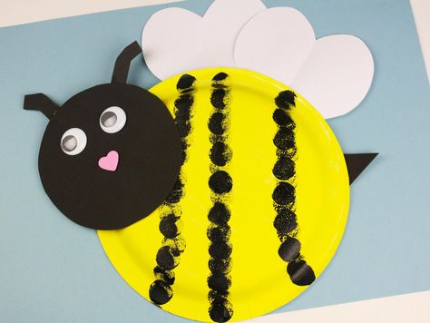 Bee Paper Plate, Bumblebee Craft, Bees For Kids, Bee Plates, Bumble Bee Craft, Bee Paper, Bird Nest Craft, Bee Craft, Insects Preschool