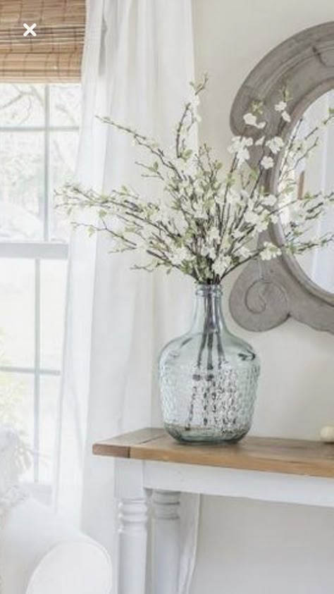 Hobby Lobby Vase Decor, Large Glass Jugs Decor Ideas, Round Vase Decor Ideas, Flowers In Vases Decor, Large Glass Vase Ideas, Tall Clear Vase Filler Ideas, Glass Jugs Decor Ideas, Clear Vase Decor Ideas, Glass Jugs Decor