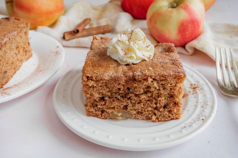 Apple Betty, Cinnamon Cake Recipes, Apple Cinnamon Cake, Apple Spice Cake, Cake Mug, Cinnamon Cake, Spice Cake Mix, Homemade Apple Pies, Apple Cake Recipes