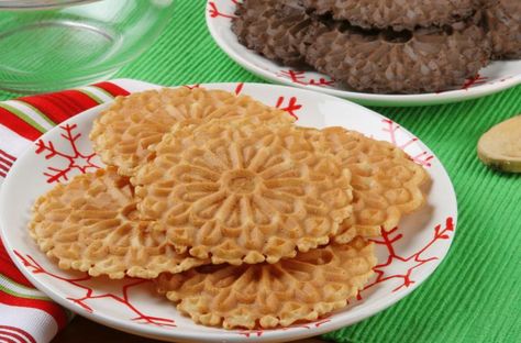 Pizzelles Cookies, Pizzelle Recipes, Low Carb Christmas Cookies, Italian Baking, Galletas Keto, Pizzelle Cookies, Pizzelle Recipe, Low Carb Christmas, Waffle Cookies