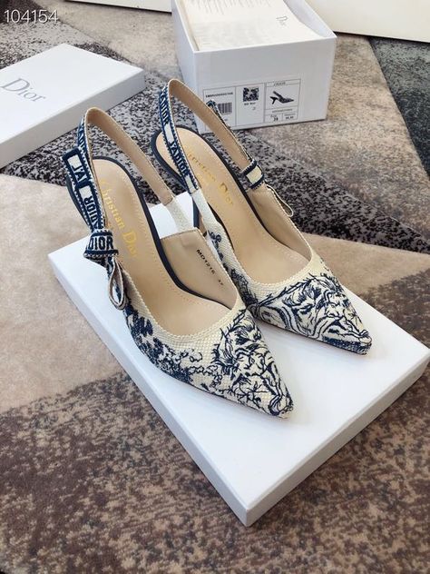 Diy Heels, Dior 2020, Replica Sneakers, Authentic Shoes, Dr Shoes, Designer Shoe, Affordable Shoes, Classy Shoes, Stunning Shoes