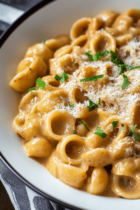 French Onion Tortellini, French Onion Pasta Recipe, French Onion Soup Pasta, One Pot French Onion Pasta, Steak Bake, French Onion Pasta, Onion Pasta, Classic French Onion Soup, Baked Steak