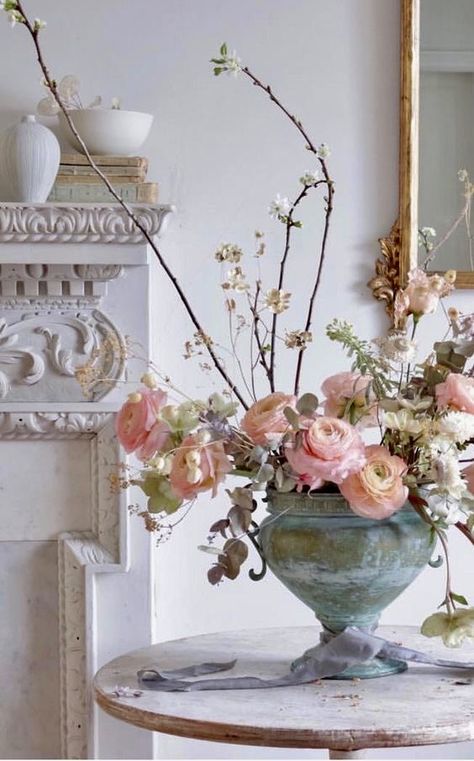 Mythical House, French Decorating Ideas, French Floral Design, French Romance, Rose Crafts, Cottage Inspiration, French Flowers, Flower Boutique, Flowers Arrangements