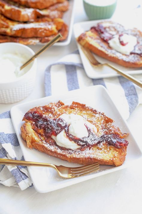 Orange Compote, Ricotta French Toast, Recipe Ricotta, Whipped Ricotta, Compote Recipe, Brunch Inspiration, Best French Toast, French Toast Recipe, Toast Recipes