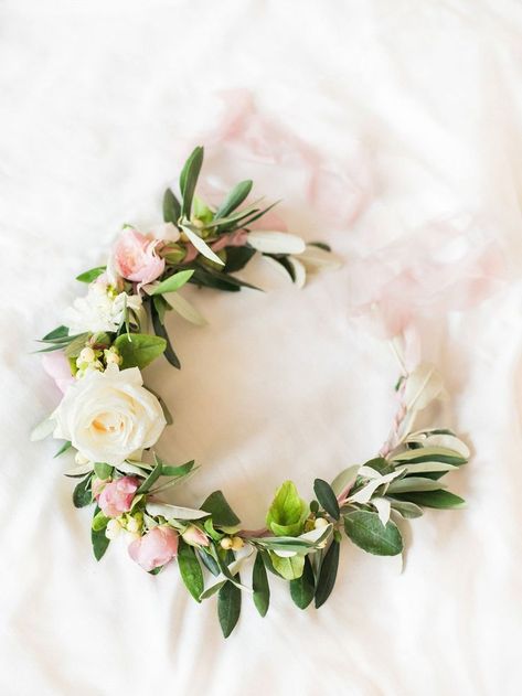 Crown Photography, Flower Crown Bridesmaid, Wedding Flowers Roses, Flowers Crown, Pink Flower Crown, Diy Flower Crown, Beautiful Wedding Flowers, Floral Crowns, Bridal Flower Crown