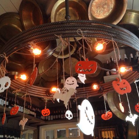 Halloween Decoration For Restaurant, Restaurant Halloween Decorations, Halloween Restaurant Decor, Halloween Decorations For Restaurant, Halloween Decor Restaurant, Halloween Restaurant Ideas, Cafe Halloween Decorations, Halloween Decorations Restaurant, Coffee Shop Halloween Decorations