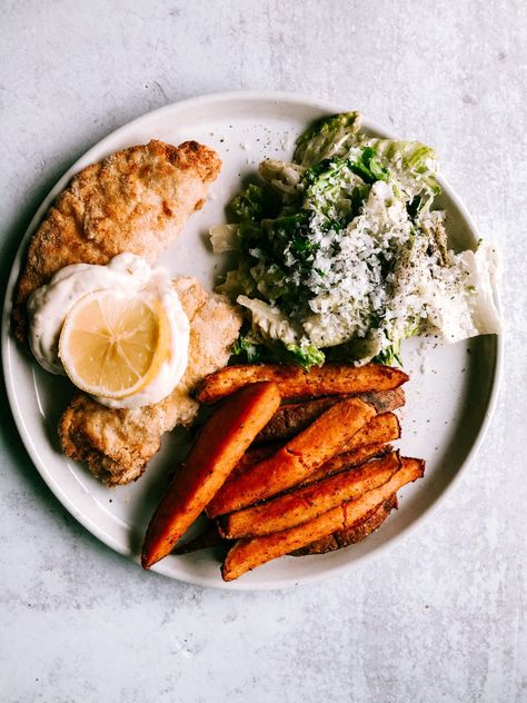 Paleo Fish And Chips Paleo Fish, Crispy Sweet Potato Fries, Sweet Potato Fries Baked, Crispy Sweet Potato, Tartar Sauce, Potato Fries, Baked Fish, Primal Paleo, Sweet Potato Fries