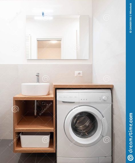 Small Bathroom Laundry, Small Bathroom Laundry Combo, Laundry Bathroom Combo, Bathroom With Laundry, Modern Laundry Room, Small Laundry Room Ideas, Small Washing Machine, Cloakroom Toilet, Bathroom With Tub