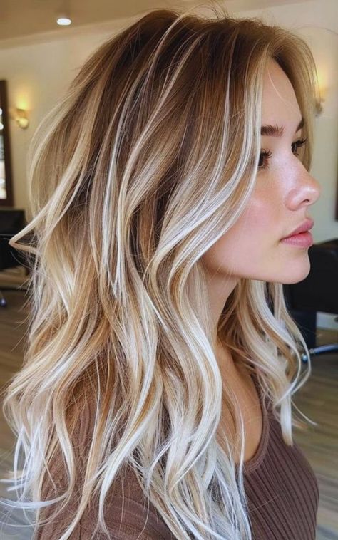 Ash Blonde With Caramel Lowlights, Platinum Blonde And Copper Hair, Strawberry Blonde Platinum Balayage, Blonde Balayage Strawberry Blonde Hair, Blonde Balayage Fall 2024, Blonde With Fringe Bangs, Edgy Ombre Hair, Root Blend Brunette, Blonde Hair With Thick Lowlights