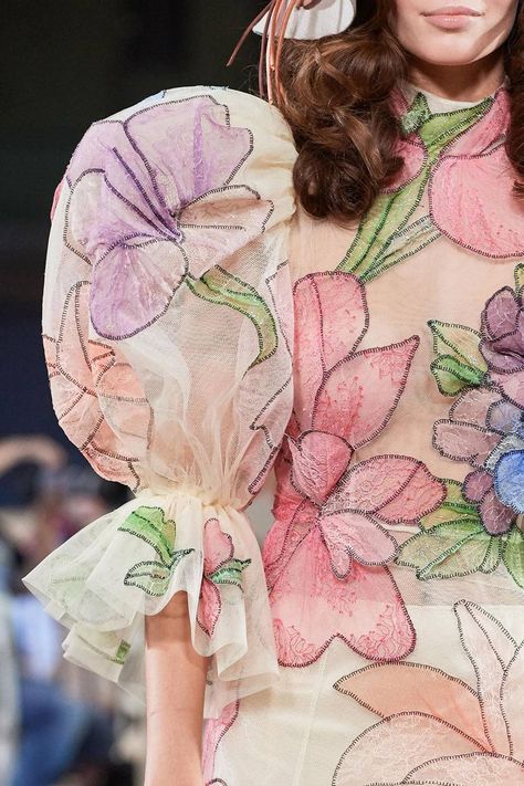 Detail Couture, Cheap Ideas, Couture Embroidery, Floral Fashion, Embroidery Fashion, Fashion Pictures, Fashion Details, Couture Fashion, Sleeveless Wedding Dress