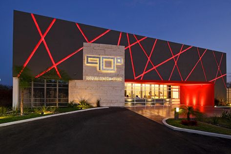 Bühnen Design, Mall Facade, Retail Facade, Commercial Design Exterior, Factory Architecture, Metal Facade, Nightclub Design, Supermarket Design, Color Lighting