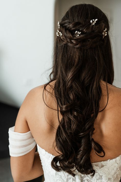 wedding hairstyle, bride hair, bride wedding hair, california wedding, wedding photoshoot, wedding photographer Brown Hair Styles Wedding, Dark Brown Hair Styles, Brown Hair Wedding, Hair Styles Wedding, Brown Hair Styles, Hairstyle Bride, Bride Wedding Hair, Hair Bride, Photoshoot Wedding