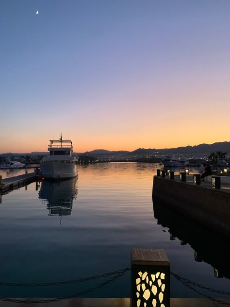 #sea #jordan #aqaba #summer #sunshine #sunset #sunsetphotography Aqaba Jordan Photography, Aqaba Jordan Aesthetic, Jordan Aqaba, Aqaba Jordan, Jordans Aesthetic, Jordan Amman, Snap Streak Ideas, Snap Streak Ideas Easy, Streak Ideas