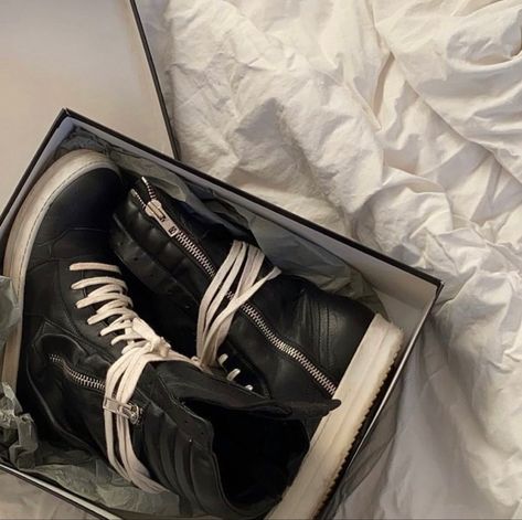 Ig Icon, Grunge Aesthetics, Rick Owens Shoes, Unique Nail Art, Drippy Outfit, Aesthetic Inspiration, Emo Fashion, Mood Board Fashion, Vans High Top Sneaker