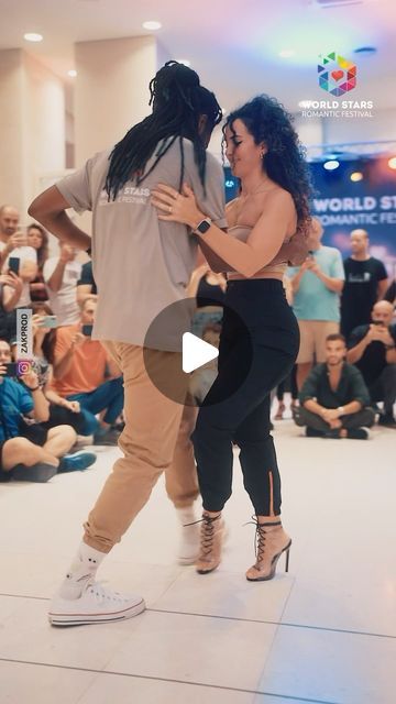 Salsa Dance Video, Bachata Outfit, Vogue Dance, Amazon Animals, Romantic Dance, Salsa (dance), Kizomba Dance, Salsa Music, Salsa Bachata