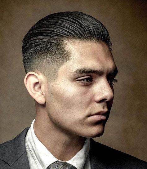 Long Textured Hair, Classic Mens Haircut, Types Of Fade Haircut, Slick Back Haircut, Popular Mens Haircuts, Barber Haircuts, Surfer Hair, Undercut Styles, Growing Your Hair Out