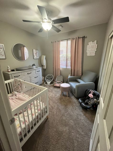 Nursery Ideas With Bed In Room, Teen Mom Room With Baby, Newborn Set Up In Parents Room, Sharing Room With Baby, Baby Room Aesthetic, Newborn Organization, Mom Room, Baby Items Must Have, Mother Hood