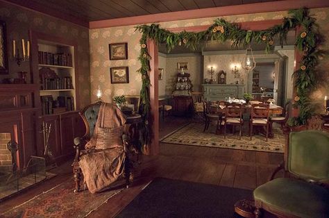 Little Women House, Trends For 2024, Louisa May Alcott, Set Decor, Little Women, Victorian Christmas, Cozy Christmas, Emma Watson, Christmas Women